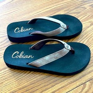 Vivian Flip Flops Size 8 never been worn